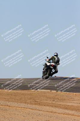 media/Feb-06-2025-Racers Edge (Thu) [[c17ed6f7b1]]/2-B Group/Session 4 End (Turn 10 Backside)/